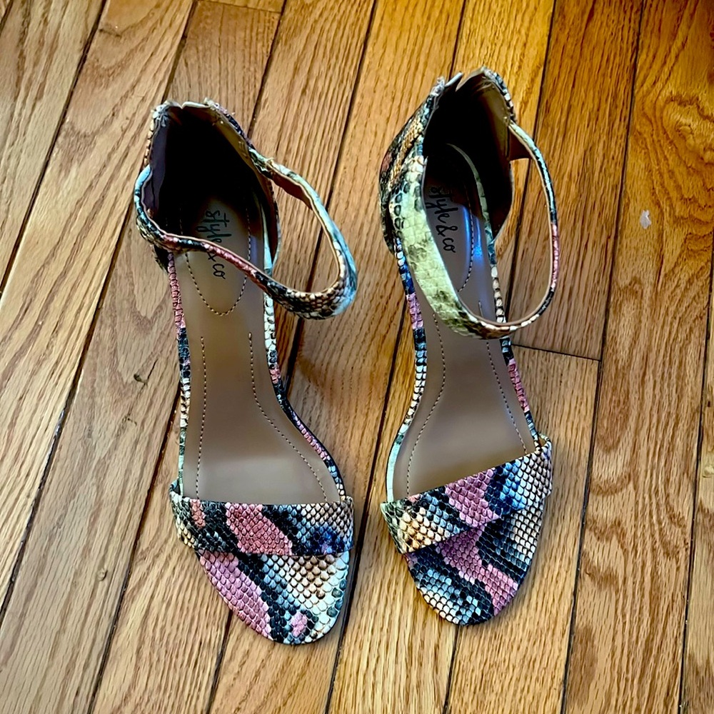 Never worn kitten hills sandals.